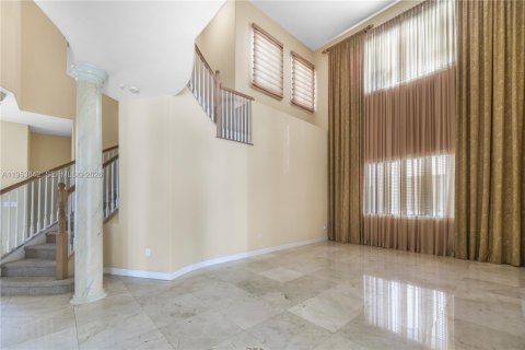 Villa ou maison à vendre à Cutler Bay, Floride: 5 chambres, 438.22 m2 № 2025402 - photo 14