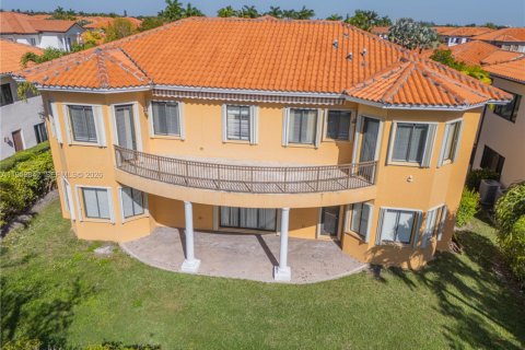 Villa ou maison à vendre à Cutler Bay, Floride: 5 chambres, 438.22 m2 № 2025402 - photo 5