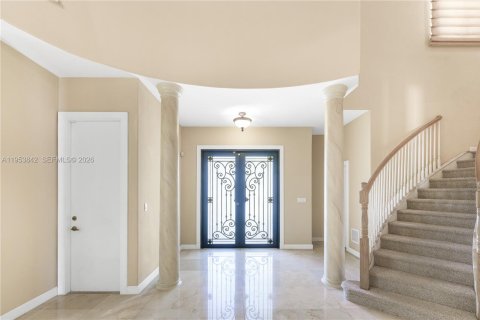 Villa ou maison à vendre à Cutler Bay, Floride: 5 chambres, 438.22 m2 № 2025402 - photo 11