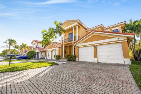 Villa ou maison à vendre à Cutler Bay, Floride: 5 chambres, 438.22 m2 № 2025402 - photo 3