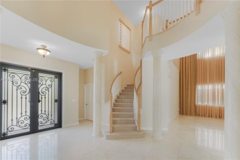 Villa ou maison à vendre à Cutler Bay, Floride: 5 chambres, 438.22 m2 № 2025402 - photo 12