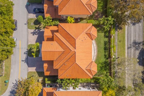 Villa ou maison à vendre à Cutler Bay, Floride: 5 chambres, 438.22 m2 № 2025402 - photo 7