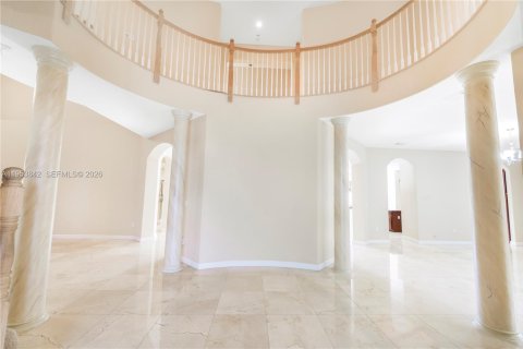 Villa ou maison à vendre à Cutler Bay, Floride: 5 chambres, 438.22 m2 № 2025402 - photo 13