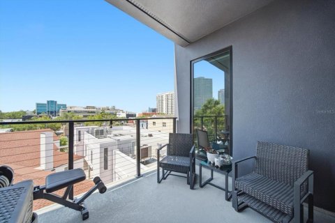 Condo in Saint Petersburg, Florida, 2 bedrooms  № 2094878 - photo 16