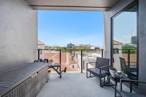 Condo in Saint Petersburg, Florida, 2 bedrooms  № 2094878 - photo 17