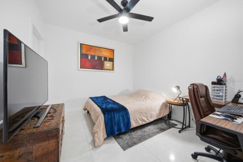 Condo in Saint Petersburg, Florida, 2 bedrooms  № 2094878 - photo 10