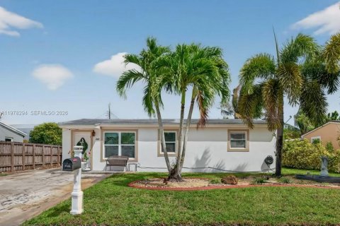 Villa ou maison à vendre à Hollywood, Floride: 3 chambres, 85.47 m2 № 2049613 - photo 5