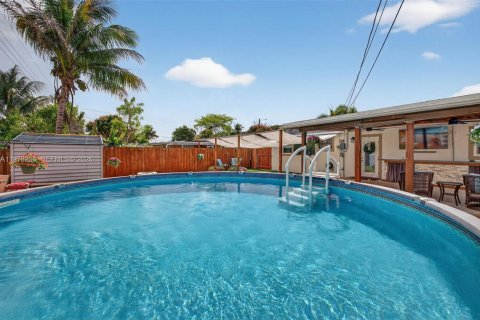 Villa ou maison à vendre à Hollywood, Floride: 3 chambres, 85.47 m2 № 2049613 - photo 2