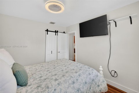 Villa ou maison à vendre à Hollywood, Floride: 3 chambres, 85.47 m2 № 2049613 - photo 25