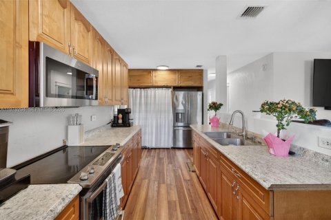 Villa ou maison à vendre à Hollywood, Floride: 3 chambres, 85.47 m2 № 2049613 - photo 15