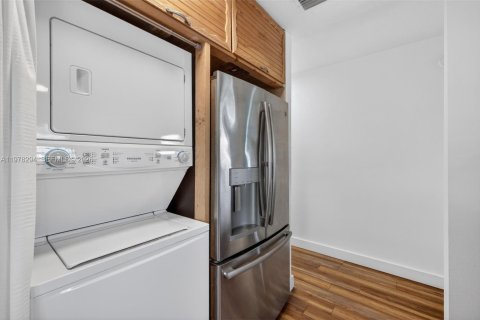 Villa ou maison à vendre à Hollywood, Floride: 3 chambres, 85.47 m2 № 2049613 - photo 22