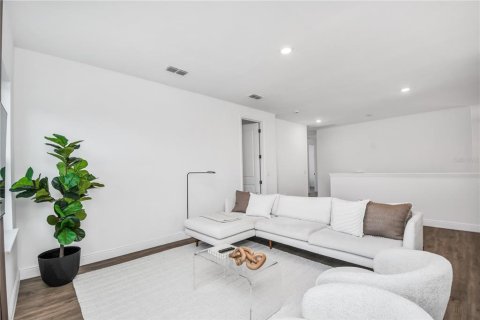 House in Winter Garden, Florida 5 bedrooms, 349.96 sq.m. № 1846881 - photo 29