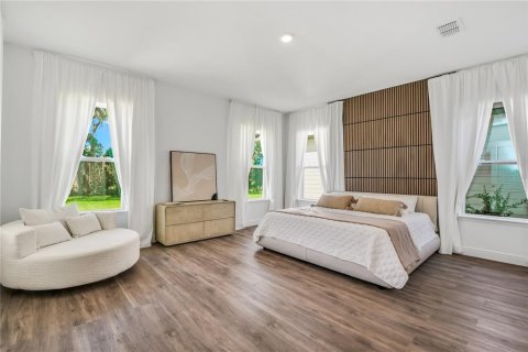 House in Winter Garden, Florida 5 bedrooms, 349.96 sq.m. № 1846881 - photo 18