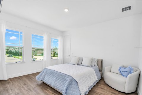 House in Winter Garden, Florida 5 bedrooms, 349.96 sq.m. № 1846881 - photo 20