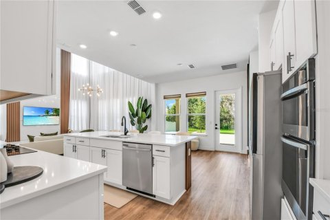 House in Winter Garden, Florida 5 bedrooms, 349.96 sq.m. № 1846881 - photo 11