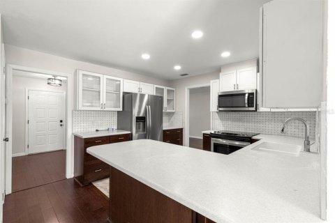 Casa en venta en Eustis, Florida, 3 dormitorios, 238.02 m2 № 1918680 - foto 19