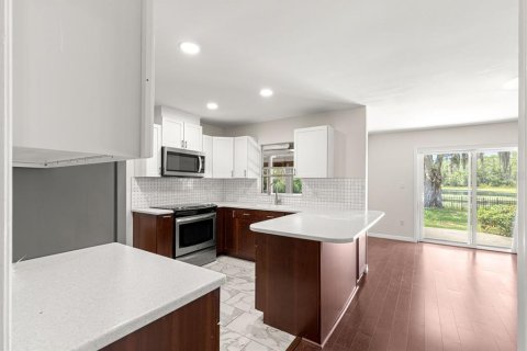 Casa en venta en Eustis, Florida, 3 dormitorios, 238.02 m2 № 1918680 - foto 17