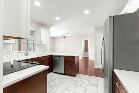 Casa en venta en Eustis, Florida, 3 dormitorios, 238.02 m2 № 1918680 - foto 15