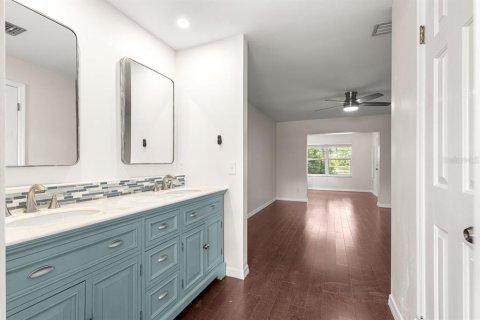 Casa en venta en Eustis, Florida, 3 dormitorios, 238.02 m2 № 1918680 - foto 27