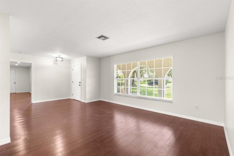 Casa en venta en Eustis, Florida, 3 dormitorios, 238.02 m2 № 1918680 - foto 10