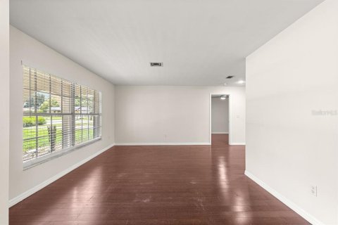 Casa en venta en Eustis, Florida, 3 dormitorios, 238.02 m2 № 1918680 - foto 8