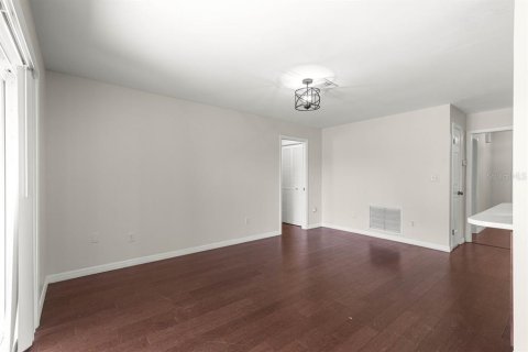 Casa en venta en Eustis, Florida, 3 dormitorios, 238.02 m2 № 1918680 - foto 29