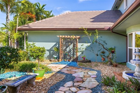 House in Fort Lauderdale, Florida 4 bedrooms, 537.35 sq.m. № 2082128 - photo 12