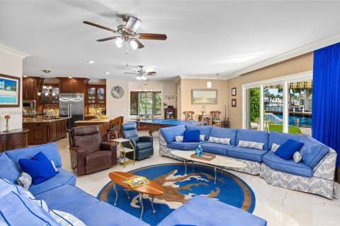House in Fort Lauderdale, Florida 4 bedrooms, 537.35 sq.m. № 2082128 - photo 18