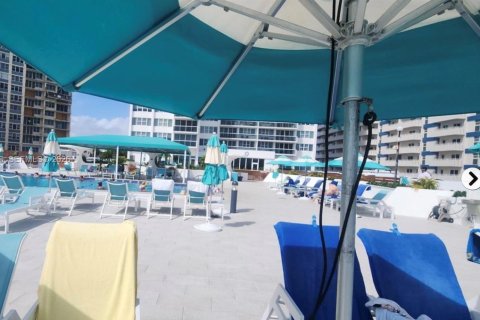 Copropriété à vendre à Hallandale Beach, Floride: 1 chambre, 52.95 m2 № 2431391 - photo 28