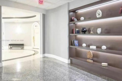 Copropriété à vendre à Hallandale Beach, Floride: 1 chambre, 52.95 m2 № 2431391 - photo 17