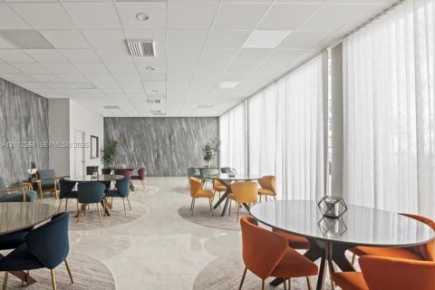 Copropriété à vendre à Hallandale Beach, Floride: 1 chambre, 52.95 m2 № 2431391 - photo 9