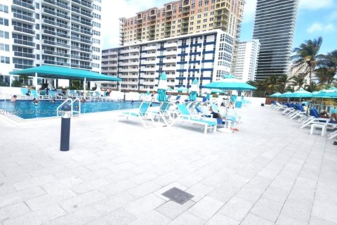 Copropriété à vendre à Hallandale Beach, Floride: 1 chambre, 52.95 m2 № 2431391 - photo 10