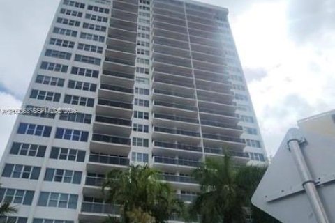 Copropriété à vendre à Hallandale Beach, Floride: 1 chambre, 52.95 m2 № 2431391 - photo 11