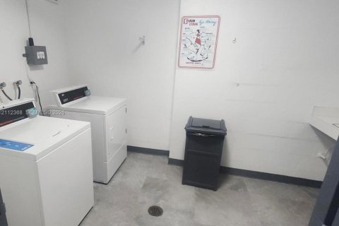 Copropriété à vendre à Hallandale Beach, Floride: 1 chambre, 52.95 m2 № 2431391 - photo 12