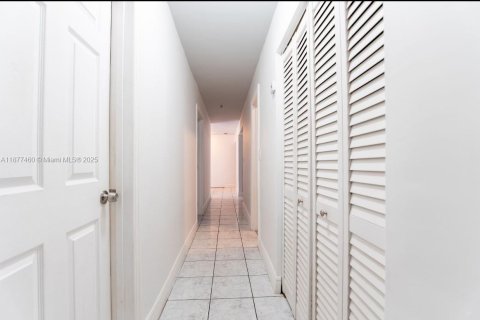 Снять в аренду виллу или дом в Майами, Флорида 4 спальни, 120.4м2, № 1922688 - фото 16