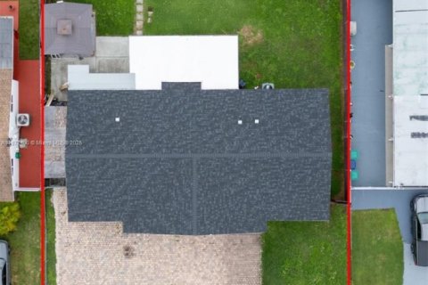 Снять в аренду виллу или дом в Майами, Флорида 4 спальни, 120.4м2, № 1922688 - фото 5