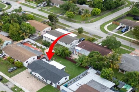 Снять в аренду виллу или дом в Майами, Флорида 4 спальни, 120.4м2, № 1922688 - фото 6