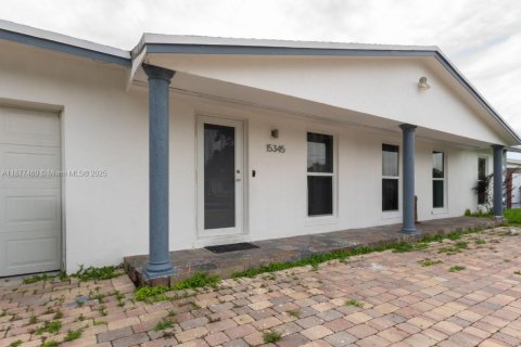 Снять в аренду виллу или дом в Майами, Флорида 4 спальни, 120.4м2, № 1922688 - фото 2