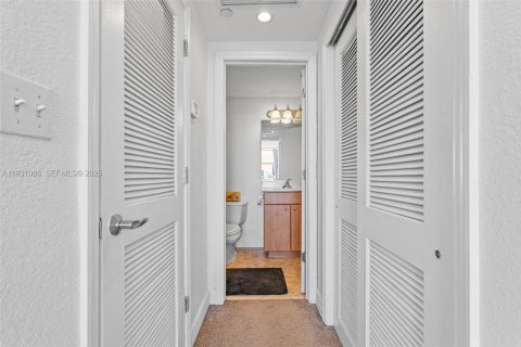 Снять в аренду кондоминиум в Майами-Бич, Флорида 2 спальни, 119.57м2, № 1989780 - фото 17