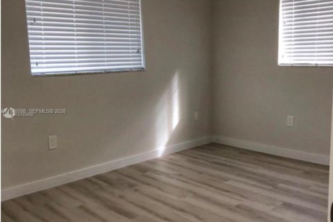 Снять в аренду виллу или дом в Майами, Флорида 3 спальни, 114.08м2, № 2005625 - фото 12