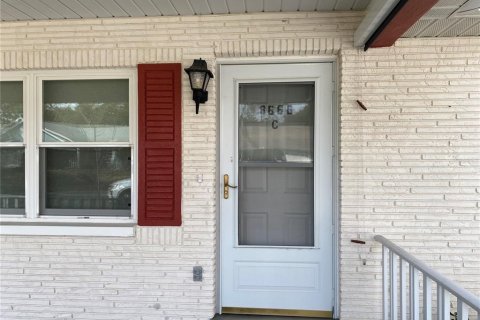 House in Ocala, Florida 2 bedrooms, 129.51 sq.m. № 2206181 - photo 8