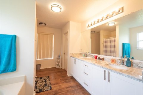 House in Orlando, Florida 4 bedrooms, 302.68 sq.m. № 1780911 - photo 25