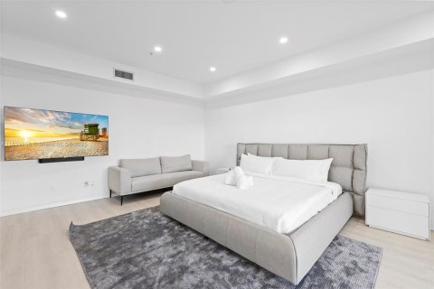 Condo in Miami Beach, Florida, 3 bedrooms  № 1811404 - photo 15