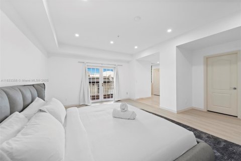 Condo in Miami Beach, Florida, 3 bedrooms  № 1811404 - photo 13