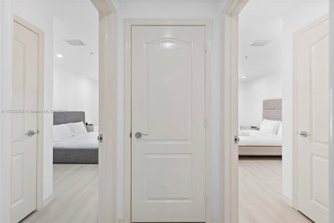 Condo in Miami Beach, Florida, 3 bedrooms  № 1811404 - photo 9