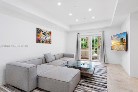 Condo in Miami Beach, Florida, 3 bedrooms  № 1811404 - photo 24
