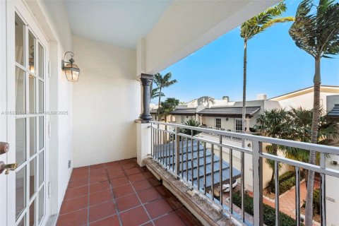 Condo in Miami Beach, Florida, 3 bedrooms  № 1811404 - photo 22