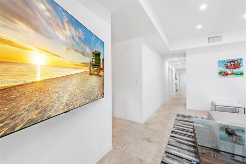 Condo in Miami Beach, Florida, 3 bedrooms  № 1811404 - photo 29