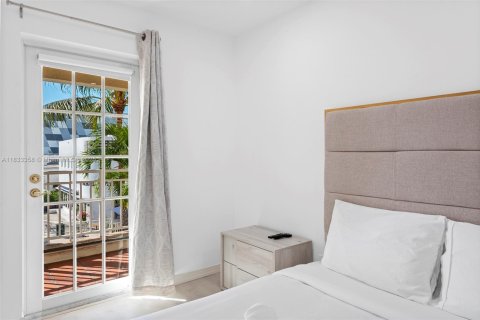 Condo in Miami Beach, Florida, 3 bedrooms  № 1811404 - photo 5
