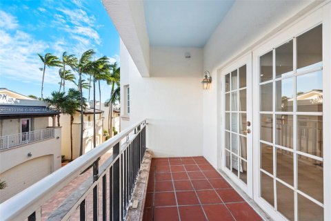 Condo in Miami Beach, Florida, 3 bedrooms  № 1811404 - photo 23
